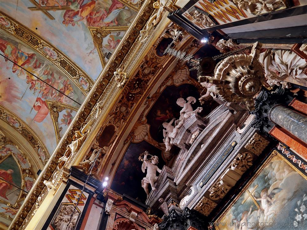 Milano - Dettaglio dell'interno  della chiesa di Sant'Antonio Abate